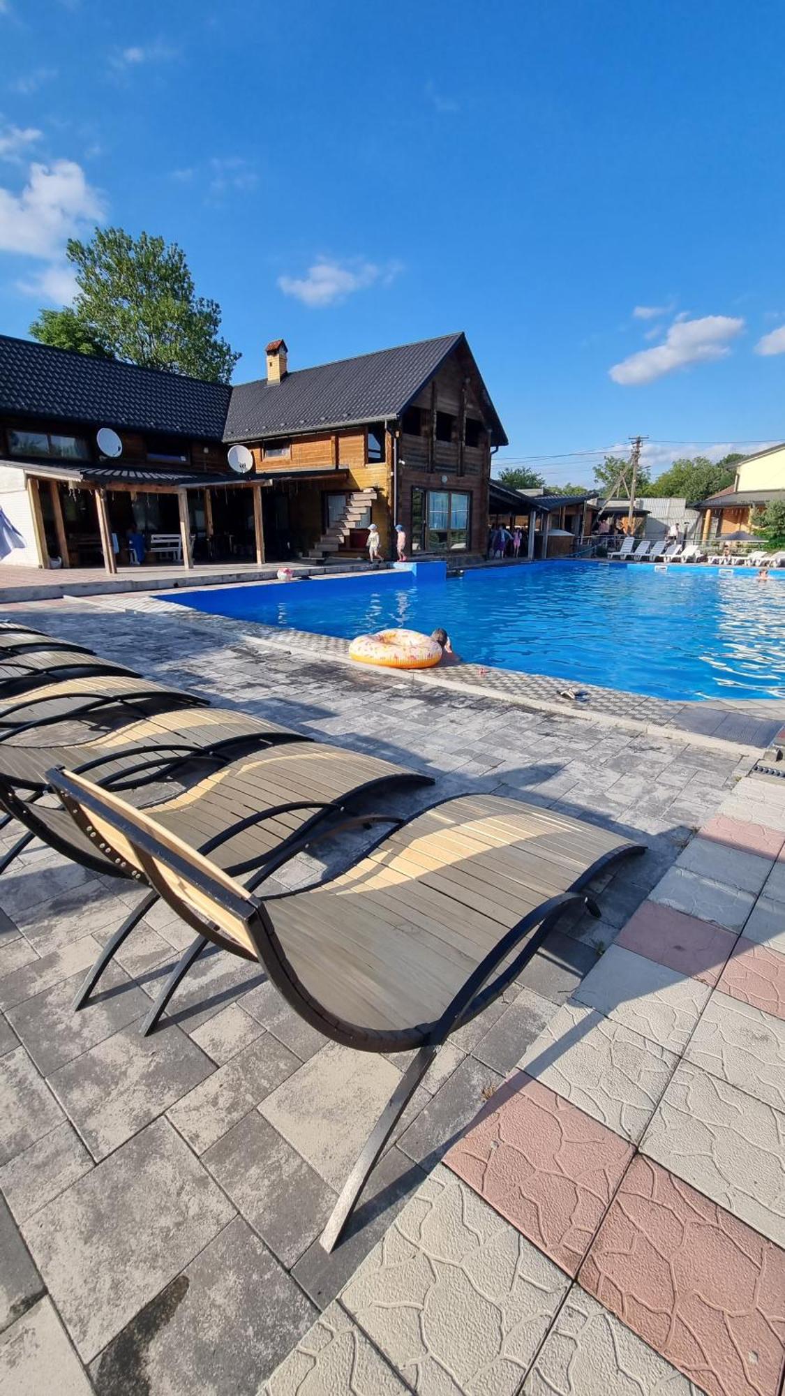 Hotel & Restaurant Complex Hap-Ok Brodki Экстерьер фото