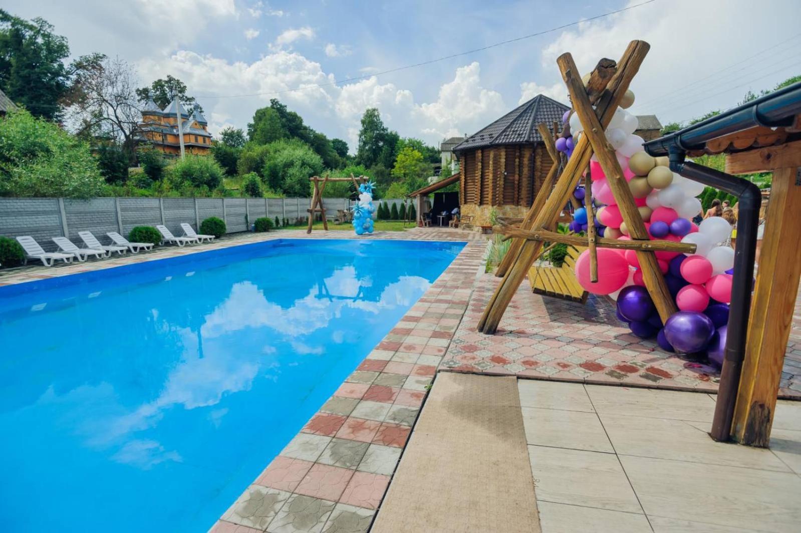 Hotel & Restaurant Complex Hap-Ok Brodki Экстерьер фото
