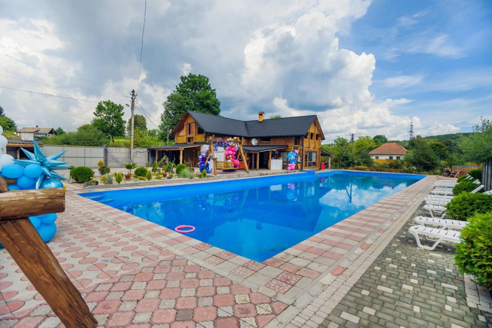 Hotel & Restaurant Complex Hap-Ok Brodki Экстерьер фото