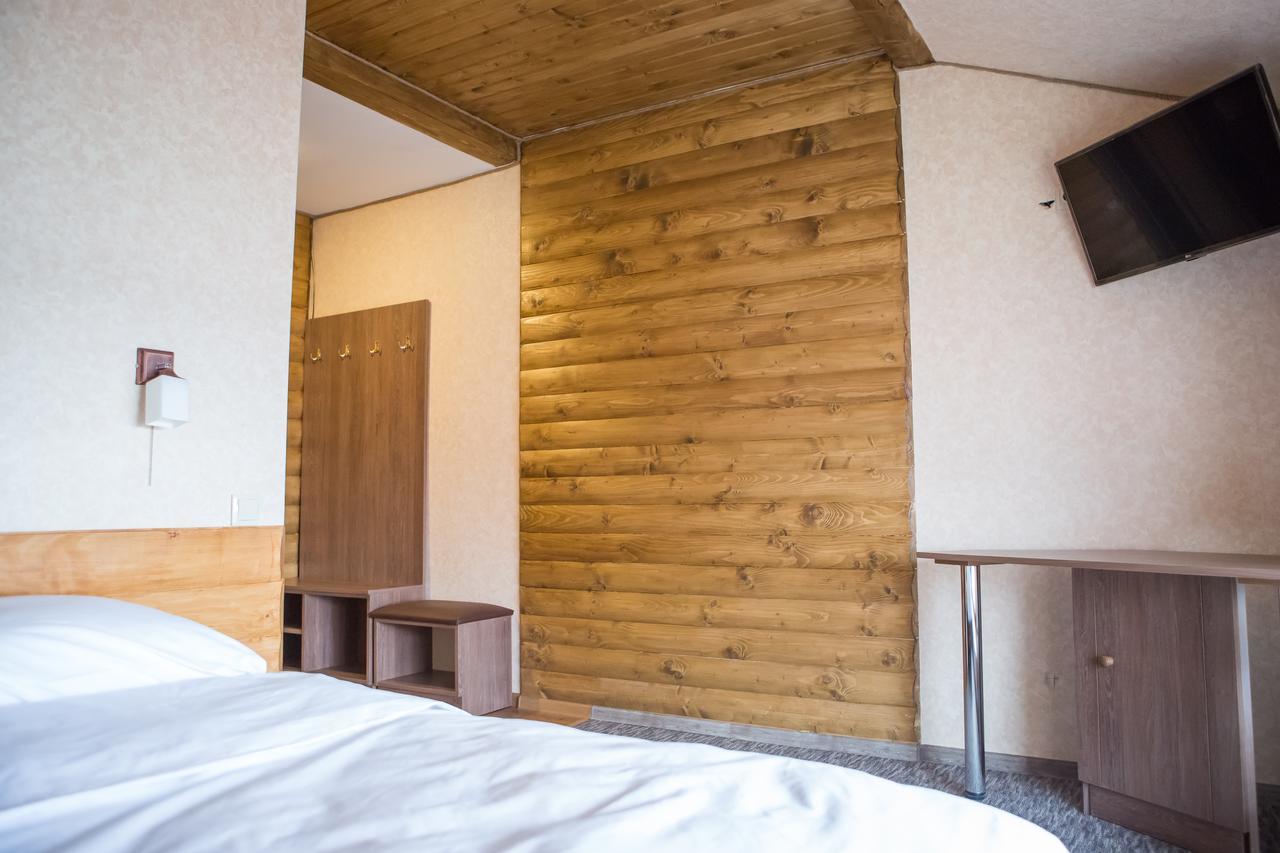 Hotel & Restaurant Complex Hap-Ok Brodki Экстерьер фото