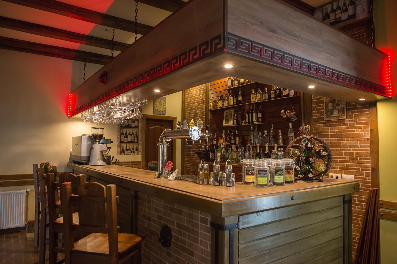 Hotel & Restaurant Complex Hap-Ok Brodki Экстерьер фото