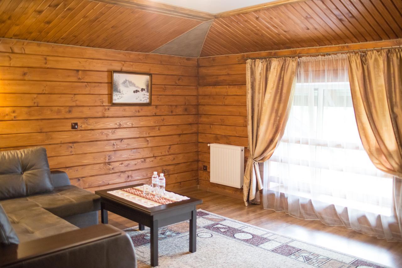 Hotel & Restaurant Complex Hap-Ok Brodki Экстерьер фото