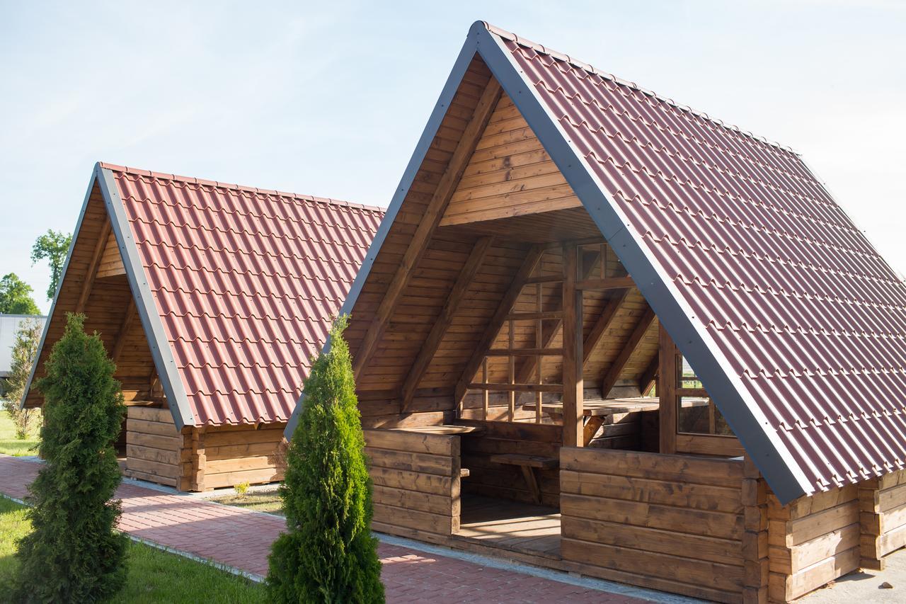 Hotel & Restaurant Complex Hap-Ok Brodki Экстерьер фото